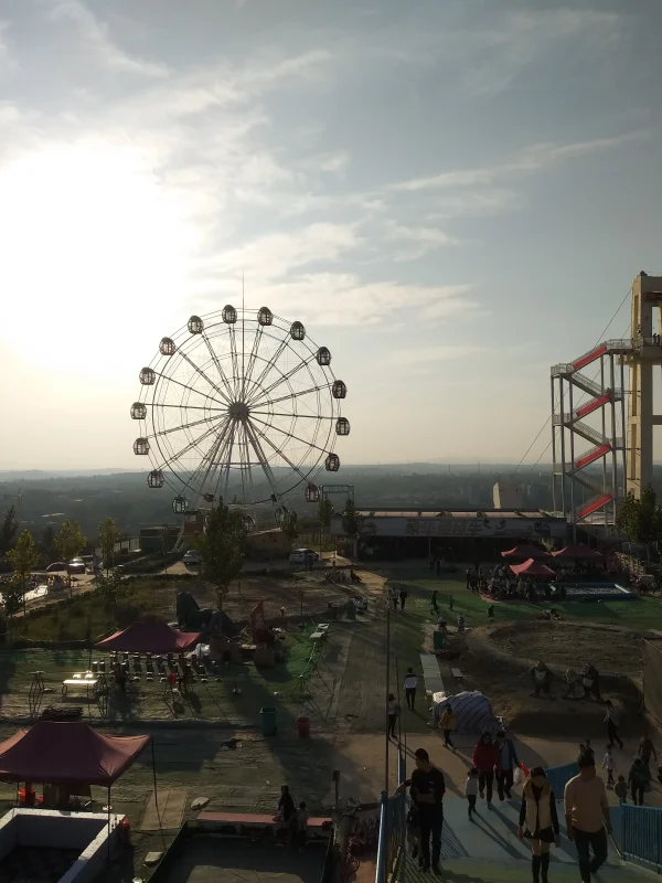 30m Ferris wheel