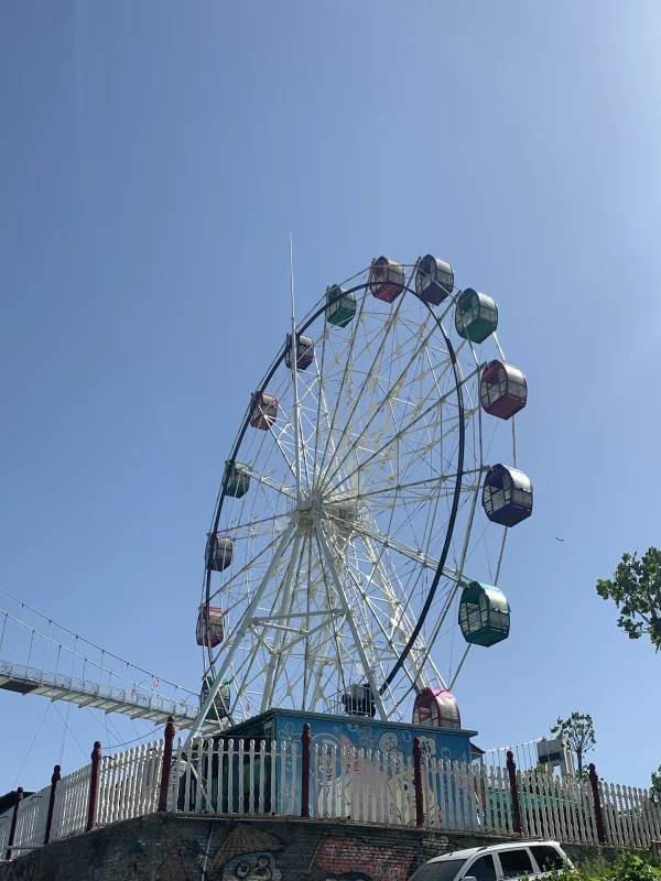 30m Ferris wheel