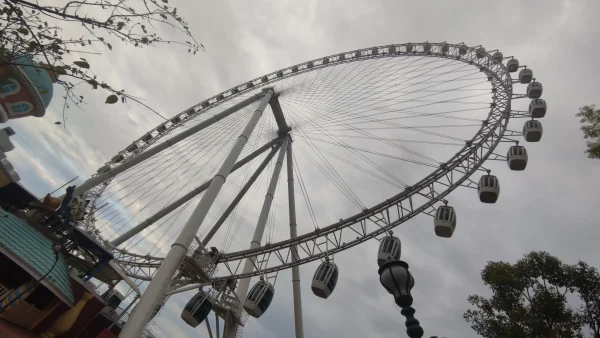 103m-Ferris-Wheel