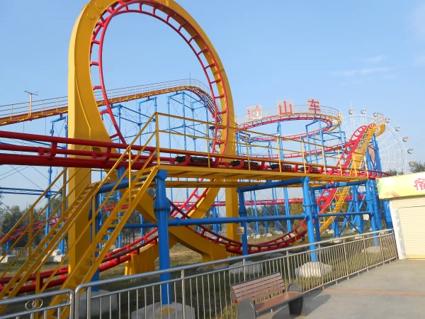 Medium-sized three-ring 440 roller coaster