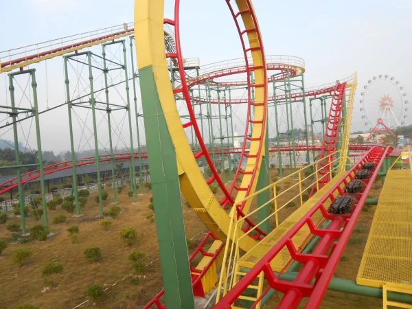 Medium-sized three-ring 440 roller coaster